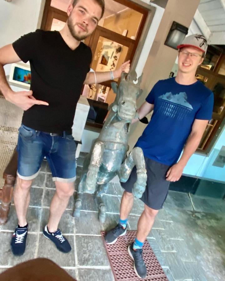 קנדי Settle Inn Tourist Lodge מראה חיצוני תמונה
