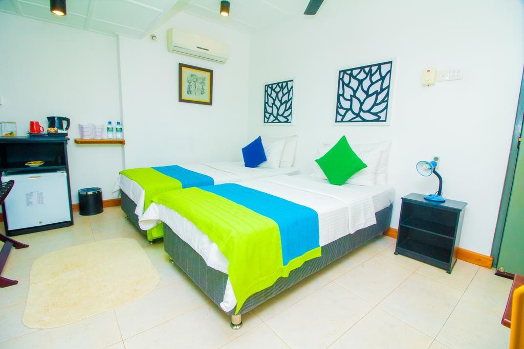 קנדי Settle Inn Tourist Lodge מראה חיצוני תמונה